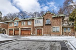 featured image of 12 Av Sunnyside