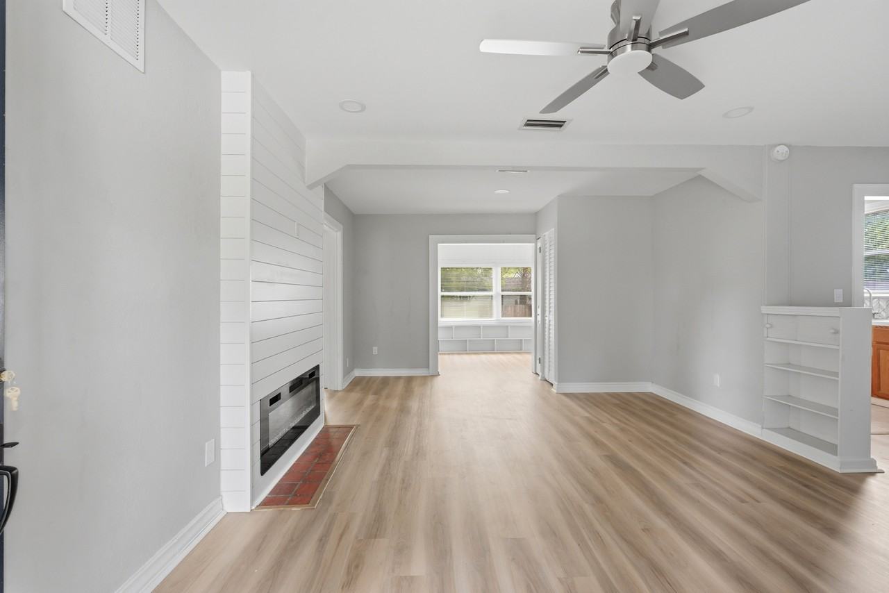 2114 Merrill Ave #1 - Photo 3 of 22