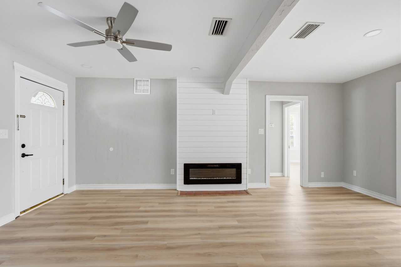 2114 Merrill Ave #1 - Photo 4 of 22