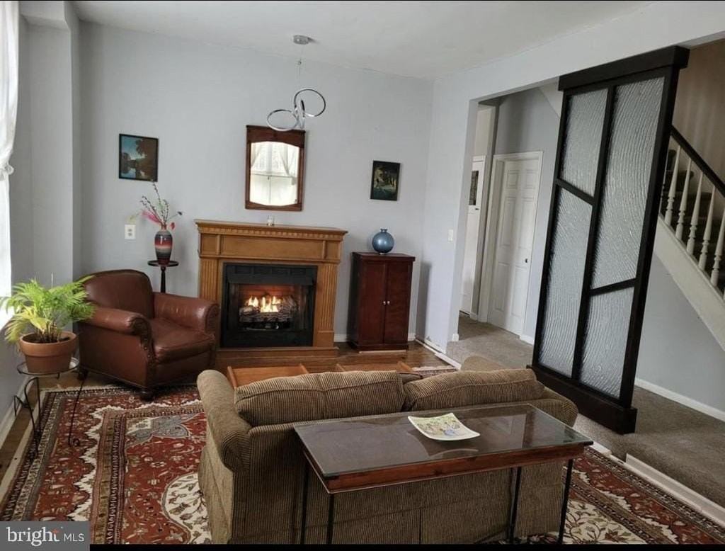 1037 Shackamaxon St - Photo 4 of 16