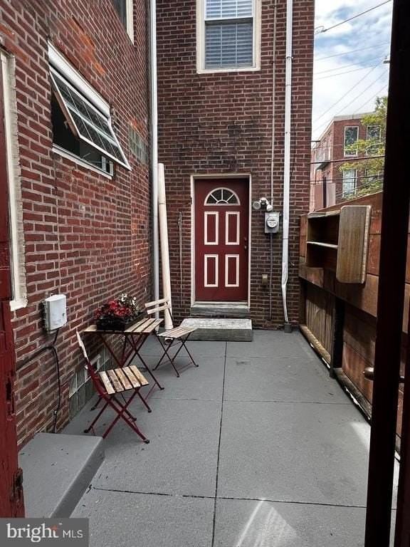 1037 Shackamaxon St - Photo 6 of 16