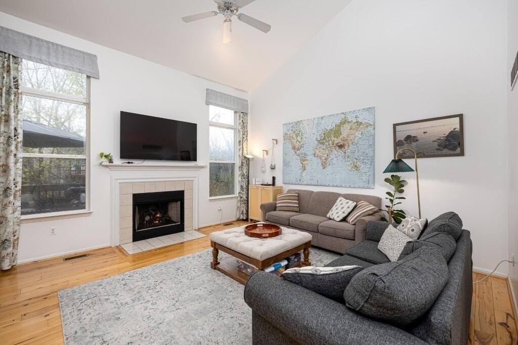 3339 Elsinore Ct - Photo 6 of 50