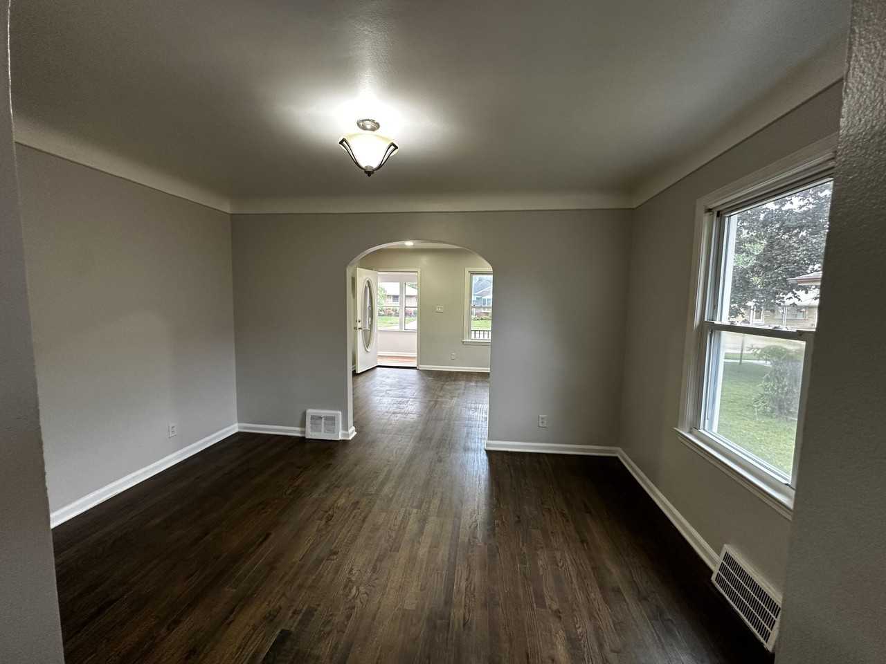 7080 Highview St - Photo 4 of 19