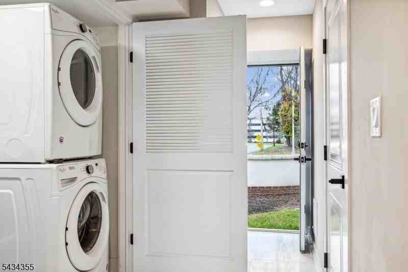 25 Stonybrook Cir #25 - Photo 7 of 33