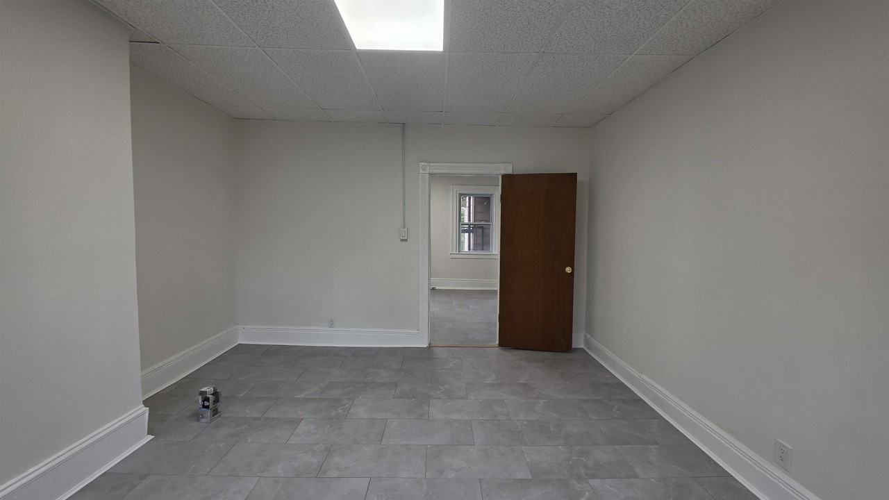 204 3rd St - Photo 4 of 16