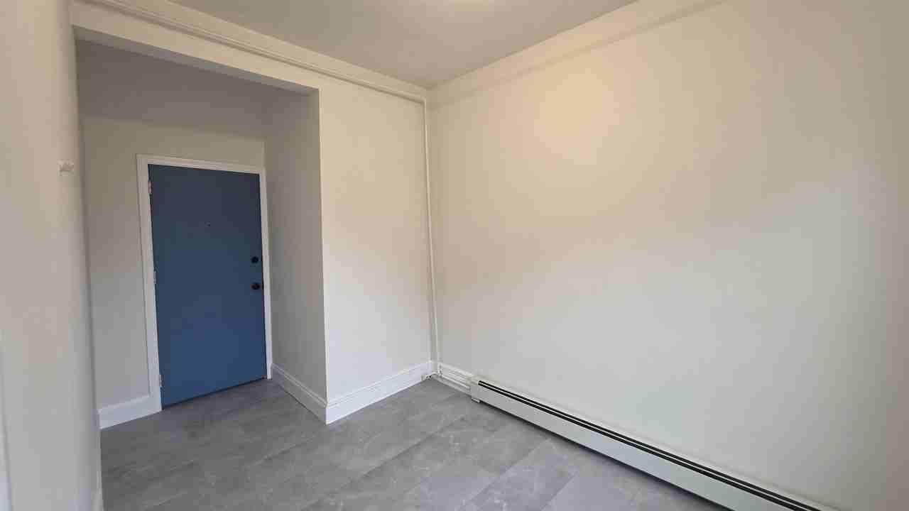 204 3rd St - Photo 5 of 16
