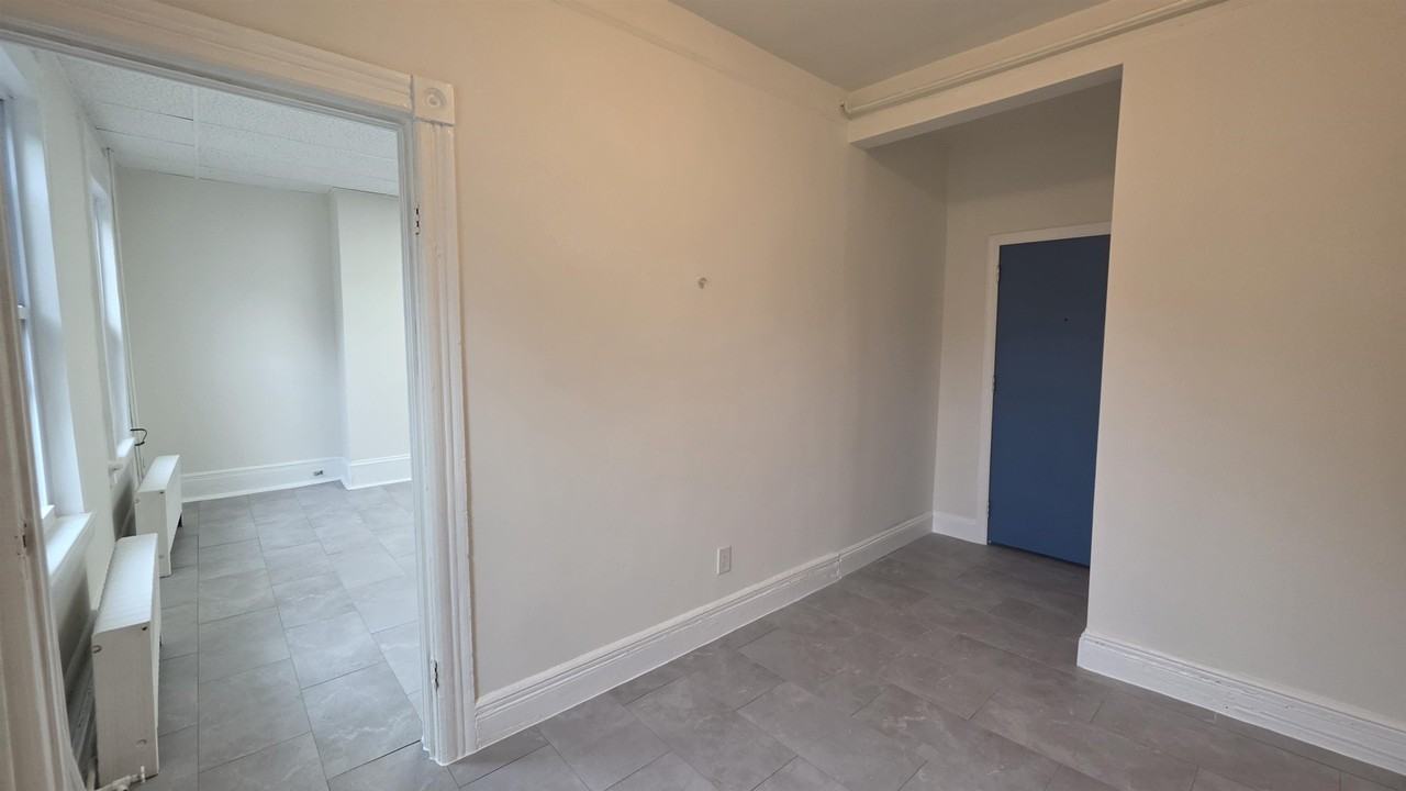 204 3rd St - Photo 6 of 16