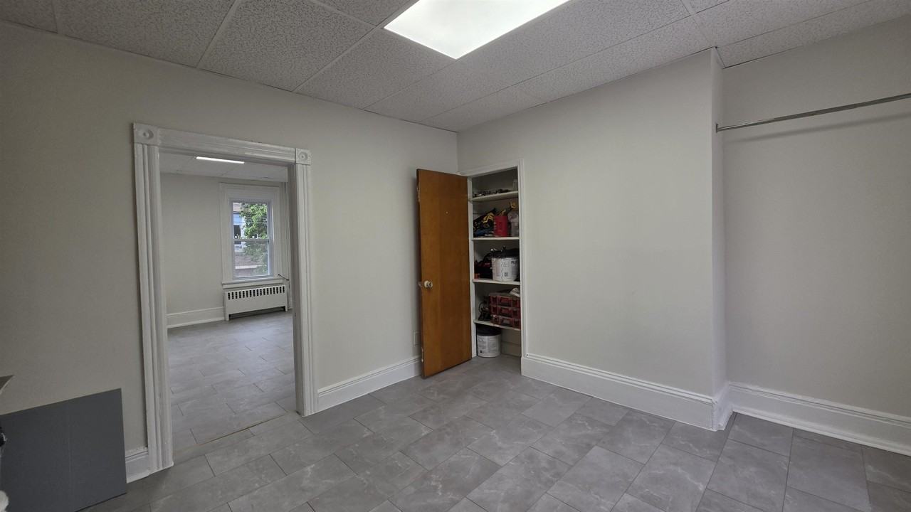 204 3rd St - Photo 7 of 16