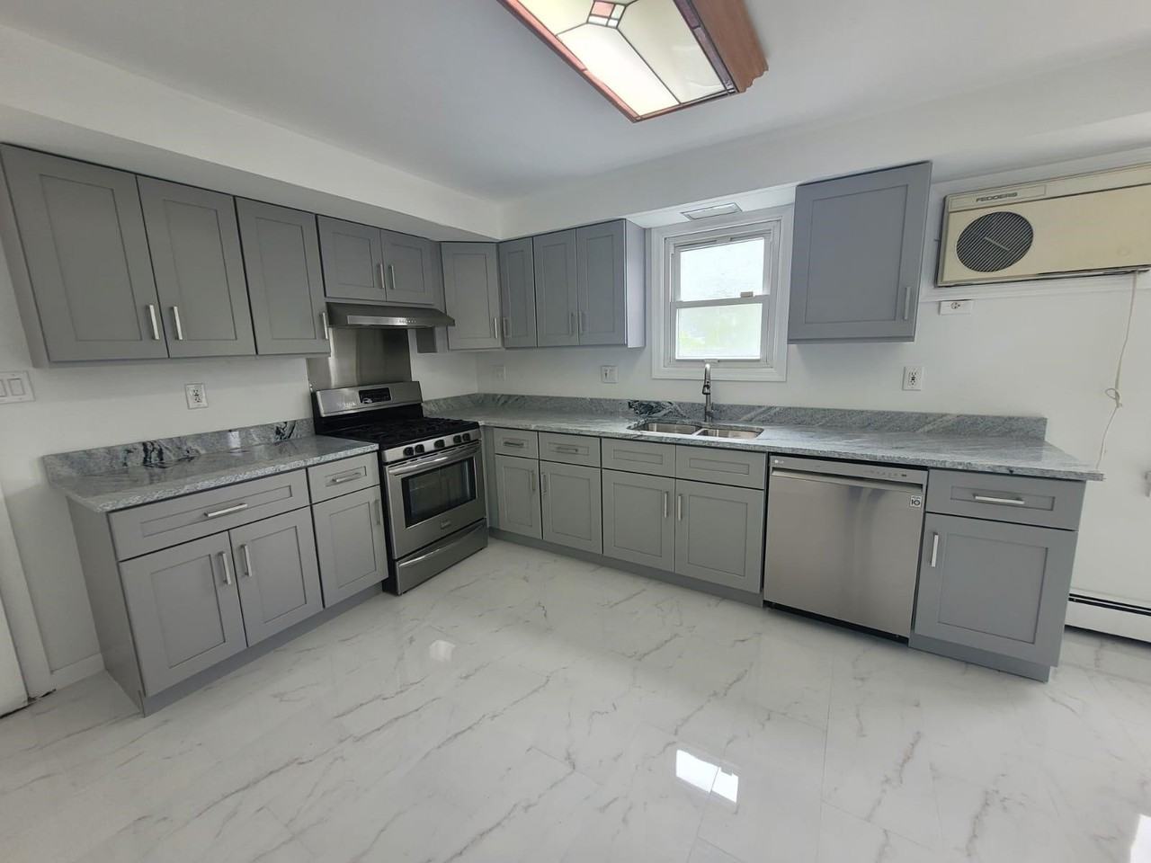 360 New York Ave #1stFL - Photo 2 of 14
