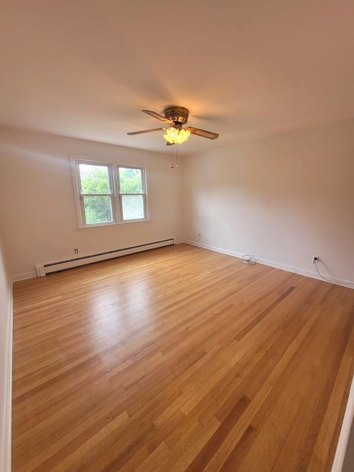 360 New York Ave #1stFL - Photo 6 of 14