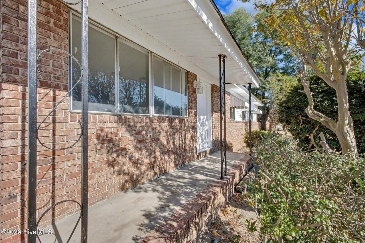 2709 Lumpkin Rd - Photo 2 of 27