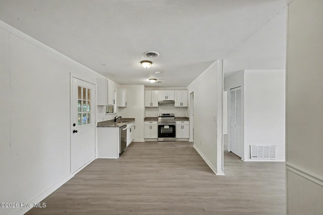 2709 Lumpkin Rd - Photo 4 of 27