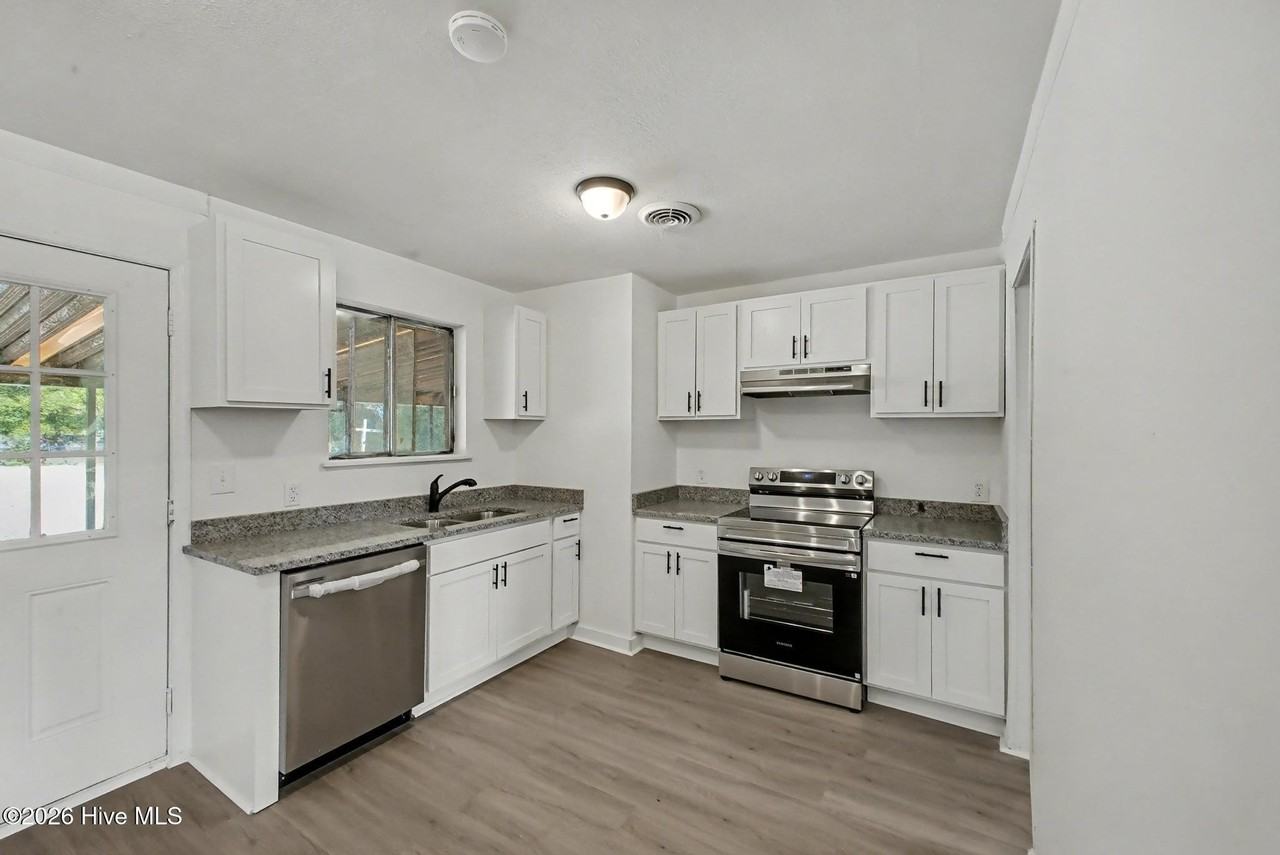 2709 Lumpkin Rd - Photo 5 of 27