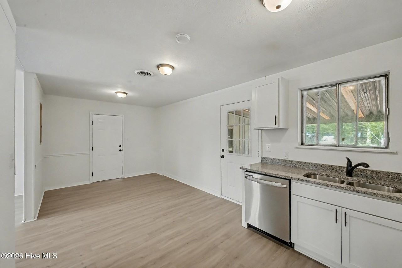 2709 Lumpkin Rd - Photo 6 of 27