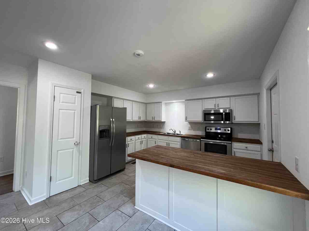 10 Beryl Cir - Photo 4 of 37
