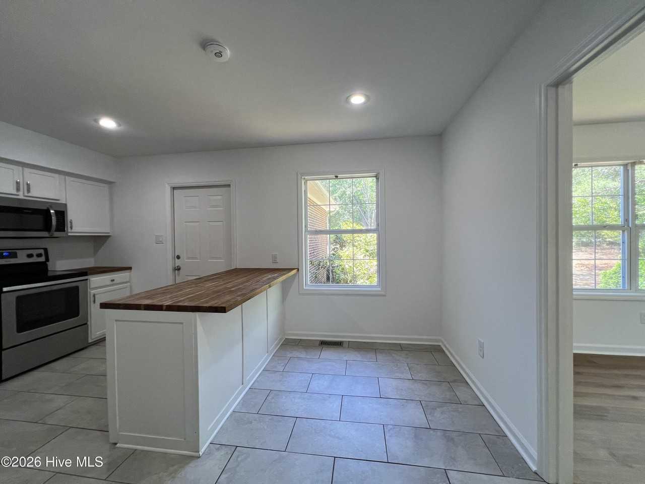 10 Beryl Cir - Photo 6 of 37