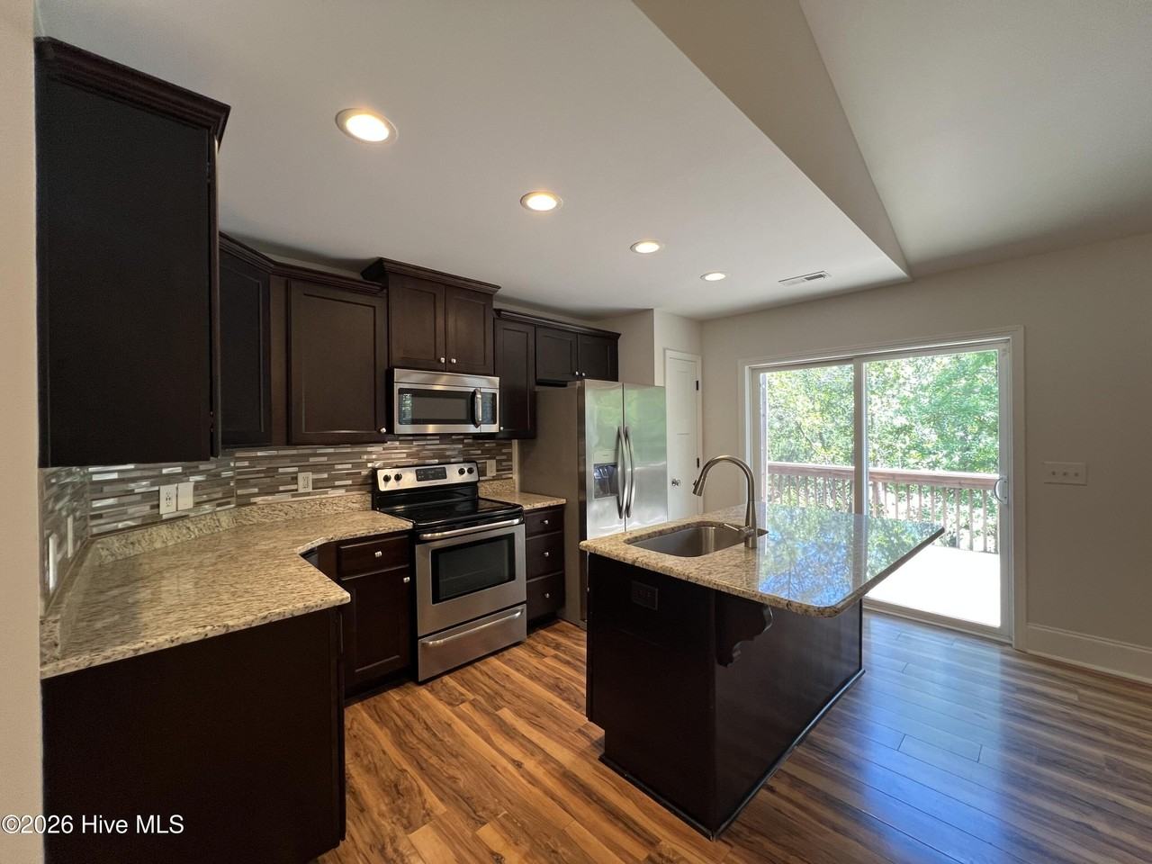 315 Adams Cir - Photo 3 of 36