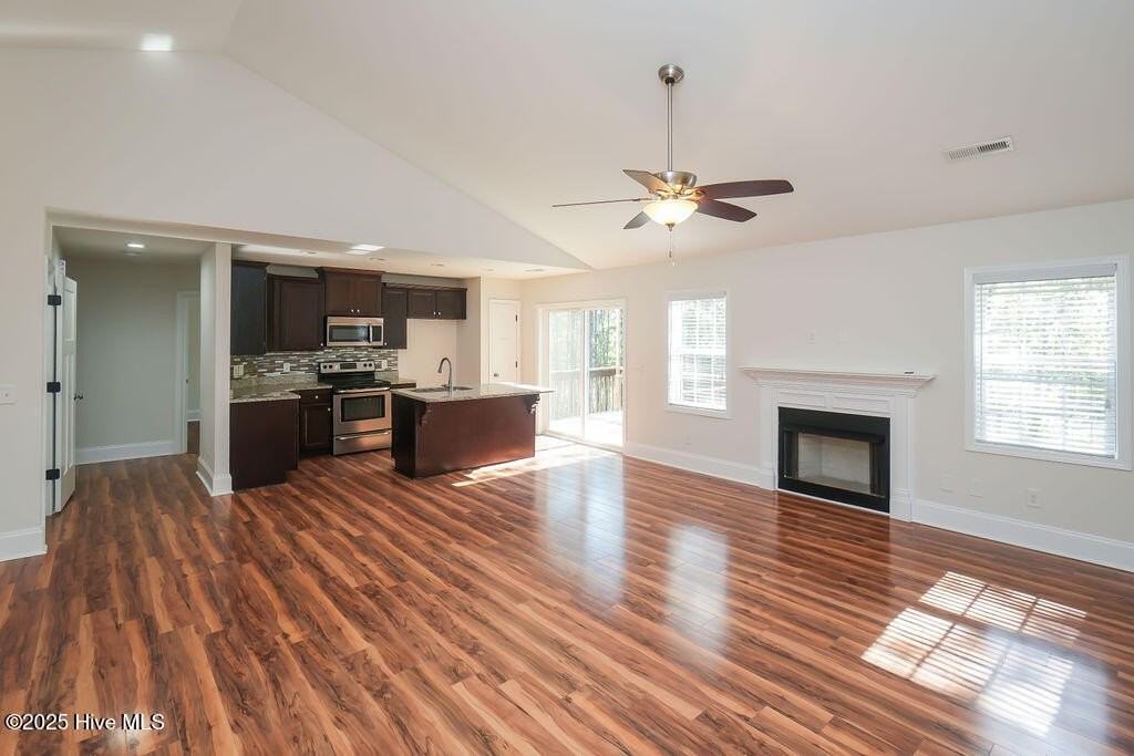 315 Adams Cir - Photo 6 of 36
