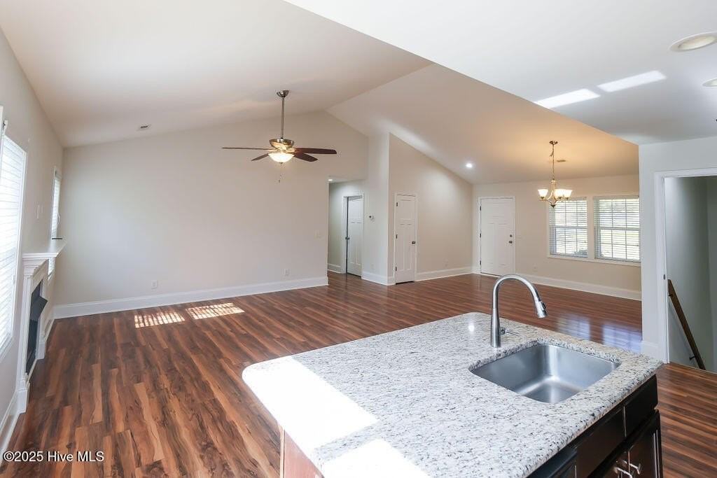 315 Adams Cir - Photo 7 of 36