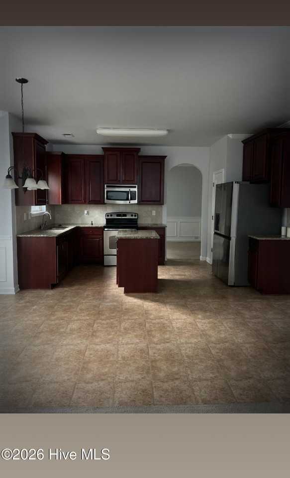 1233 Paramount Ct - Photo 3 of 4