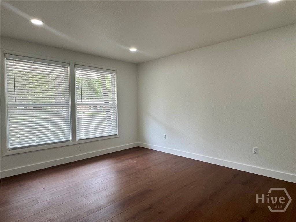 16 Ventura Blvd - Photo 3 of 25