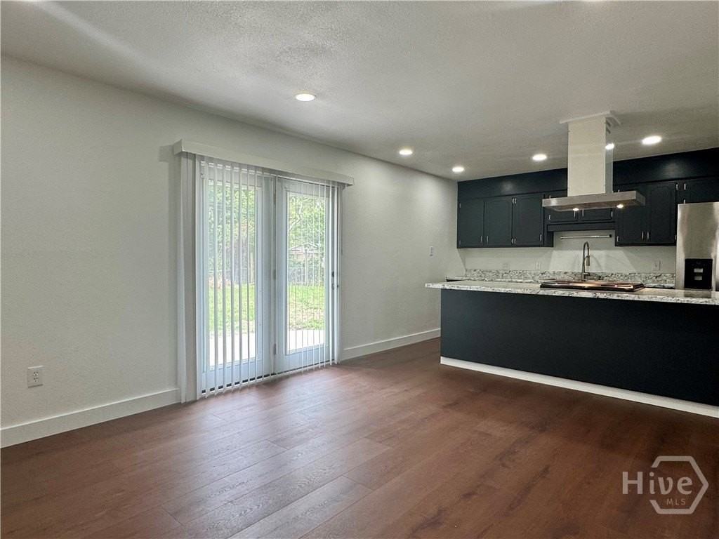 16 Ventura Blvd - Photo 5 of 25
