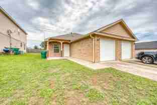 1511 Claremont Cir - Photo 1 of 1