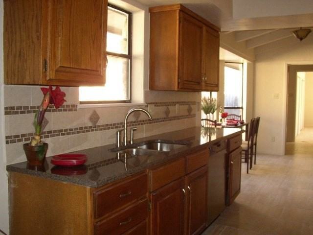 203 Coronado Dr - Photo 3 of 10