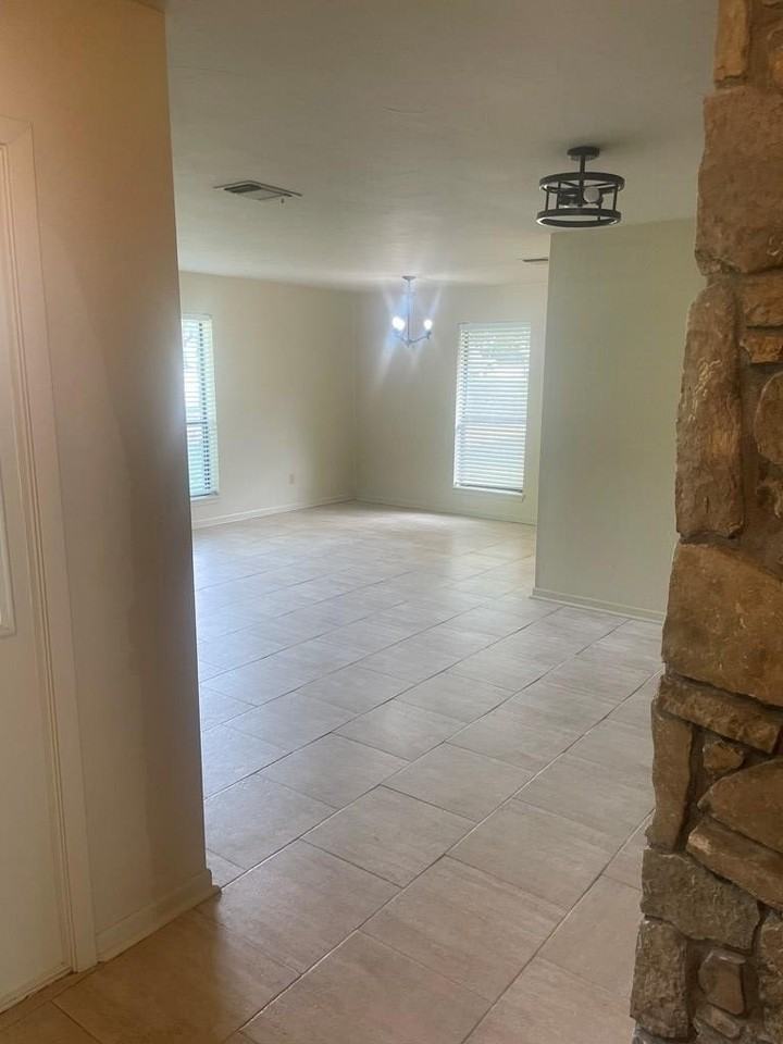 203 Coronado Dr - Photo 6 of 10