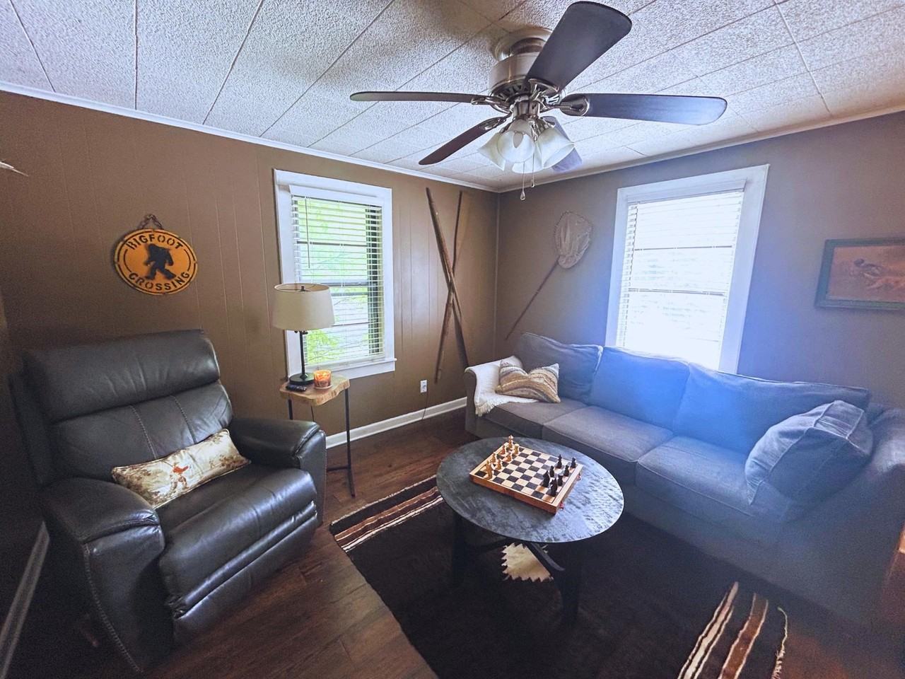 809 Harris St - Photo 4 of 6