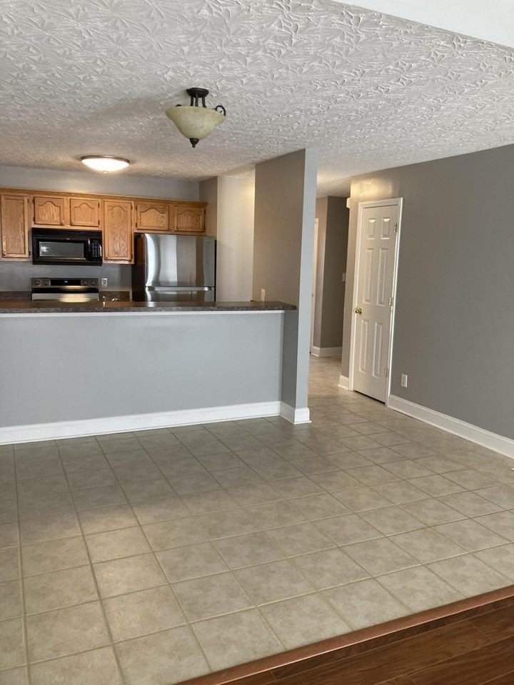405 Paisley Ct - Photo 5 of 18