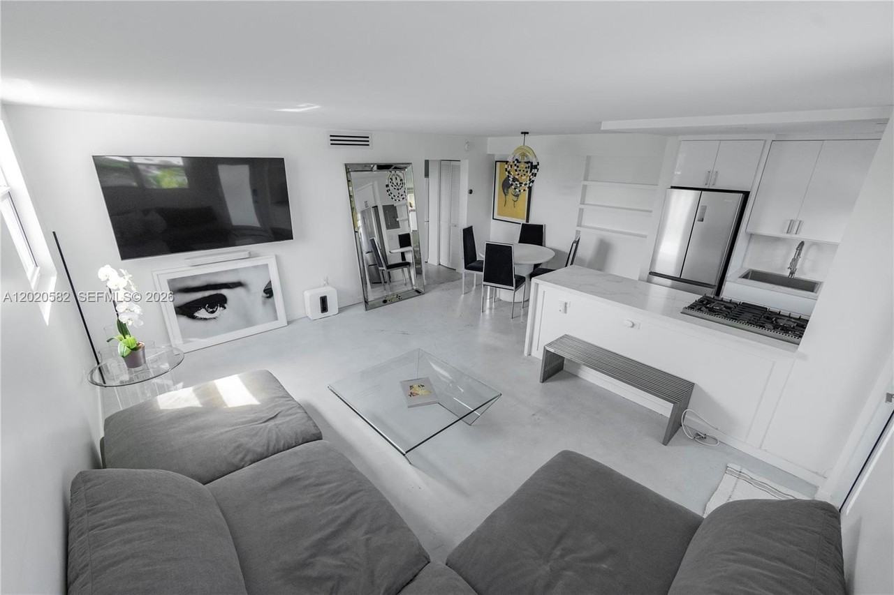 301 Jefferson Ave #4E