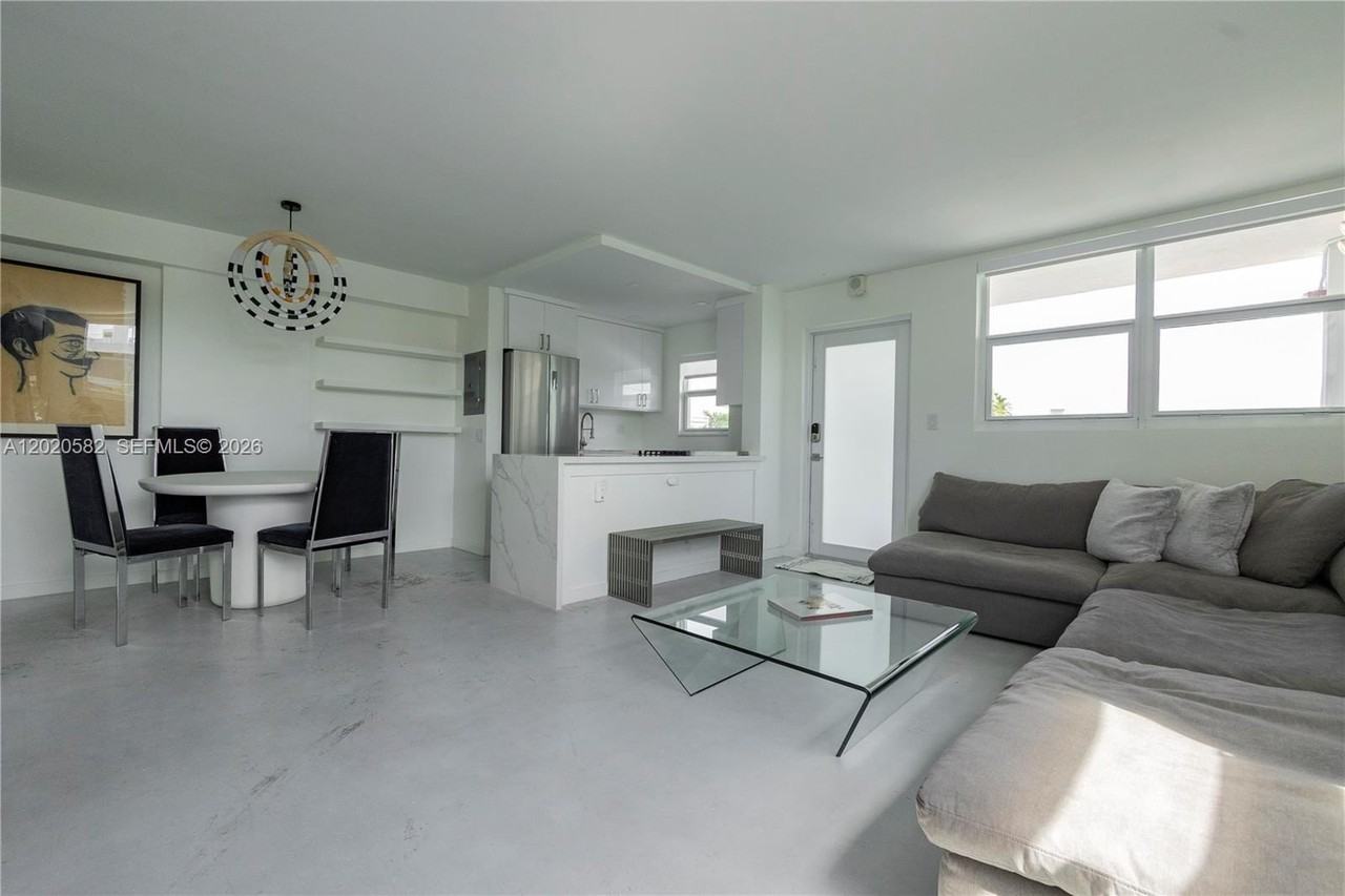 301 Jefferson Ave #4E - Photo 3 of 19