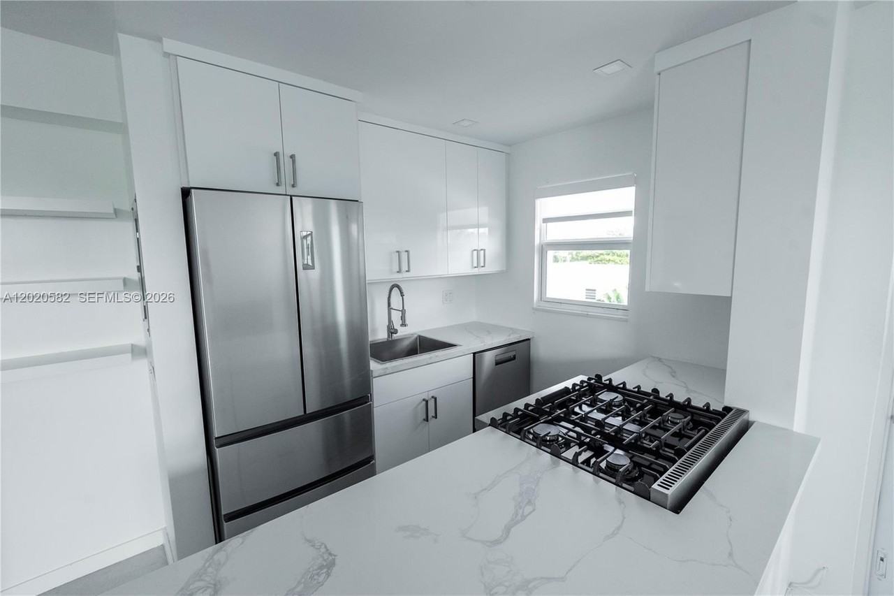 301 Jefferson Ave #4E - Photo 4 of 19