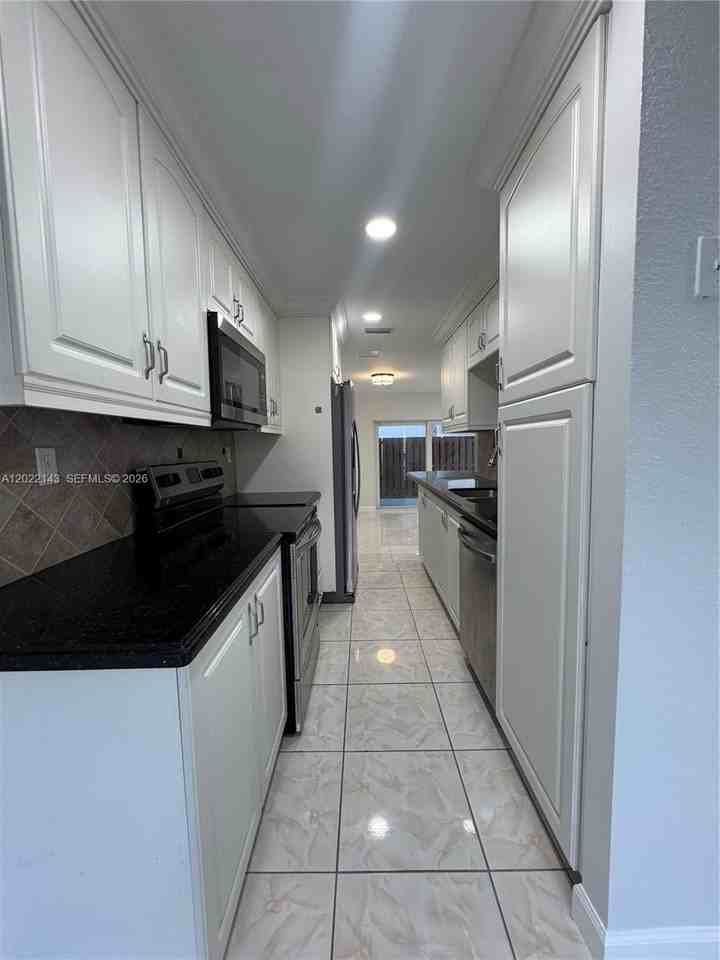 8231 Nw 8th Pl #3 - Photo 6 of 31