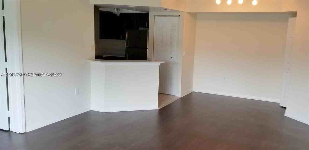 4191 N Haverhill Rd #403 - Photo 7 of 8
