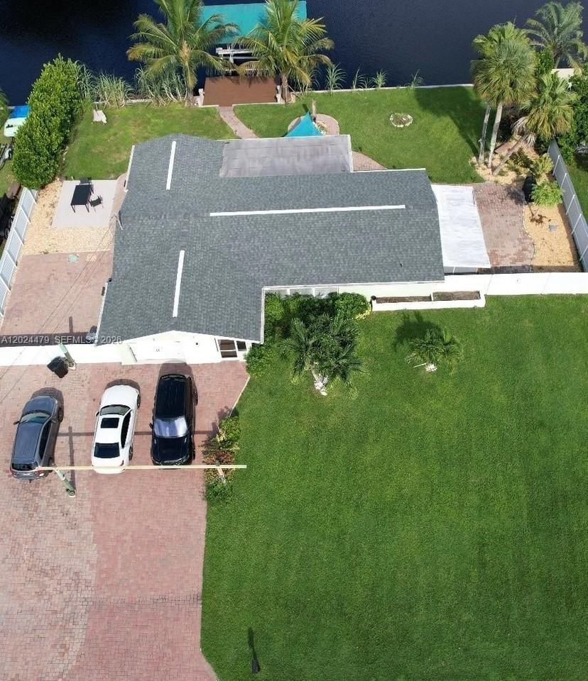 2212 Club House Rd - Photo 4 of 40