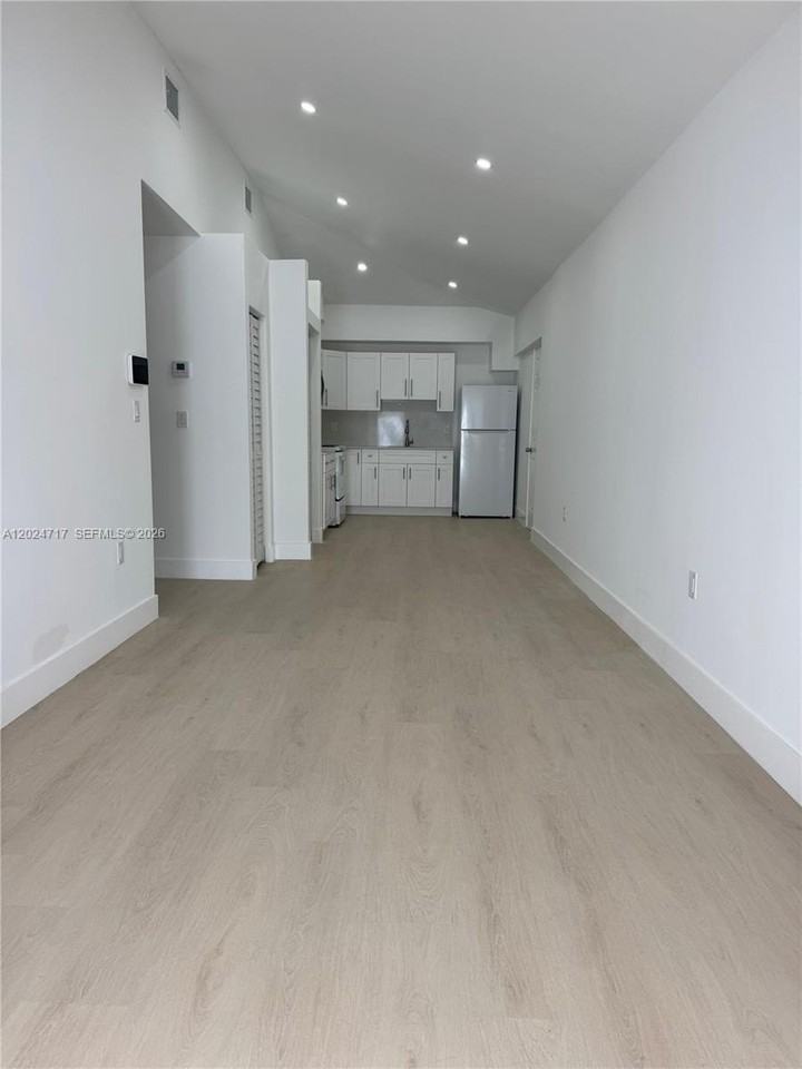 2798 Sw 33rd Ave #2798 - Photo 5 of 18