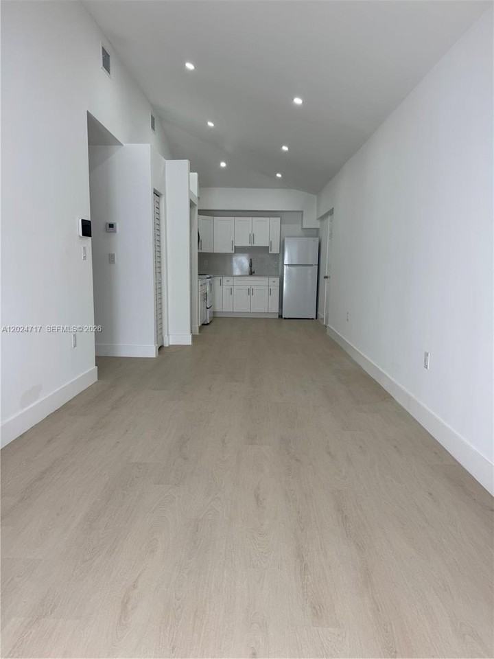2798 Sw 33rd Ave #2798 - Photo 6 of 18