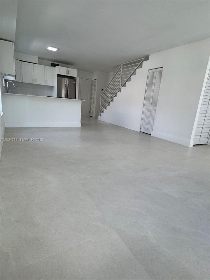 3305 Sw 28th St #3305 - Photo 6 of 17