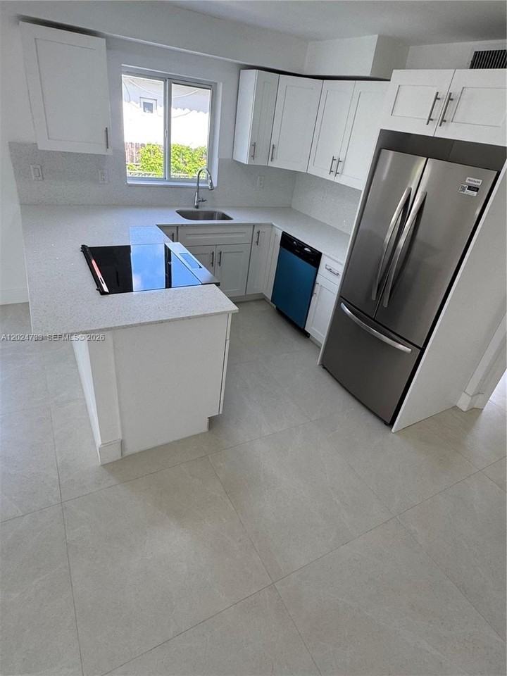 3305 Sw 28th St #3305 - Photo 7 of 17