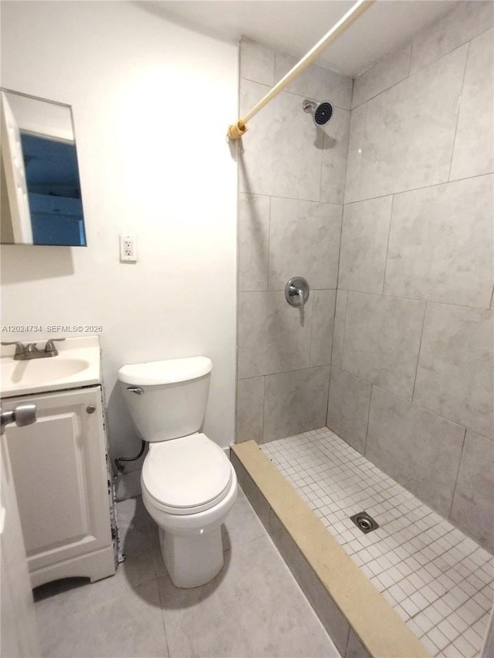 5647 Nw 5th Ct #B - Photo 5 of 5