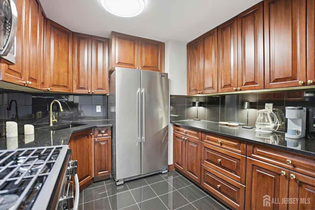 71 College Dr - Photo 4 of 7