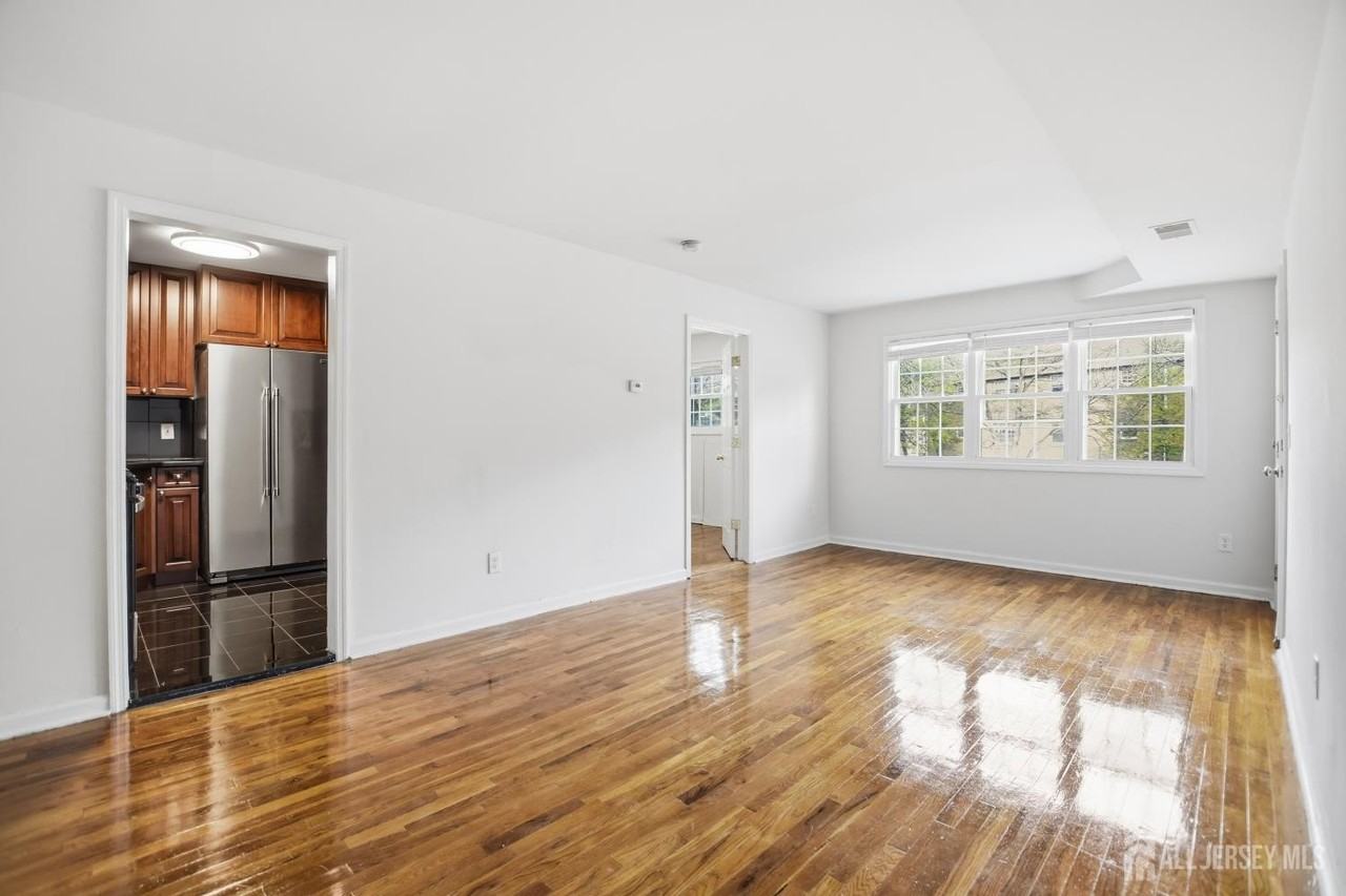 71 College Dr - Photo 6 of 7