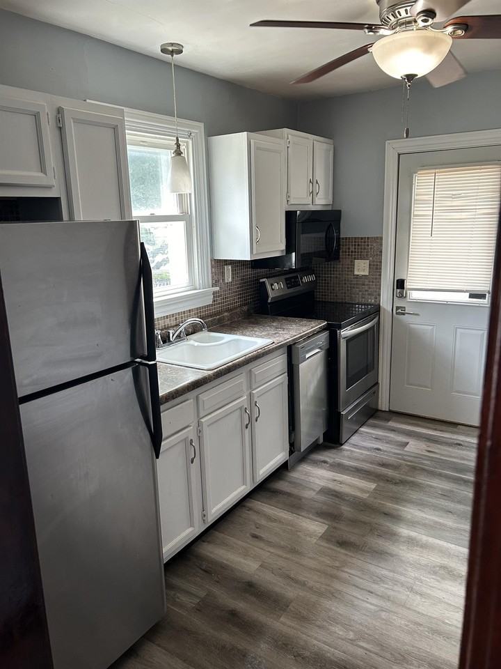 2633 S Whittier Ave #1 - Photo 3 of 11