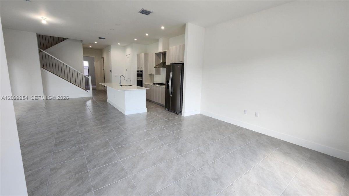 8119 Nw 42nd St - Photo 2 of 8