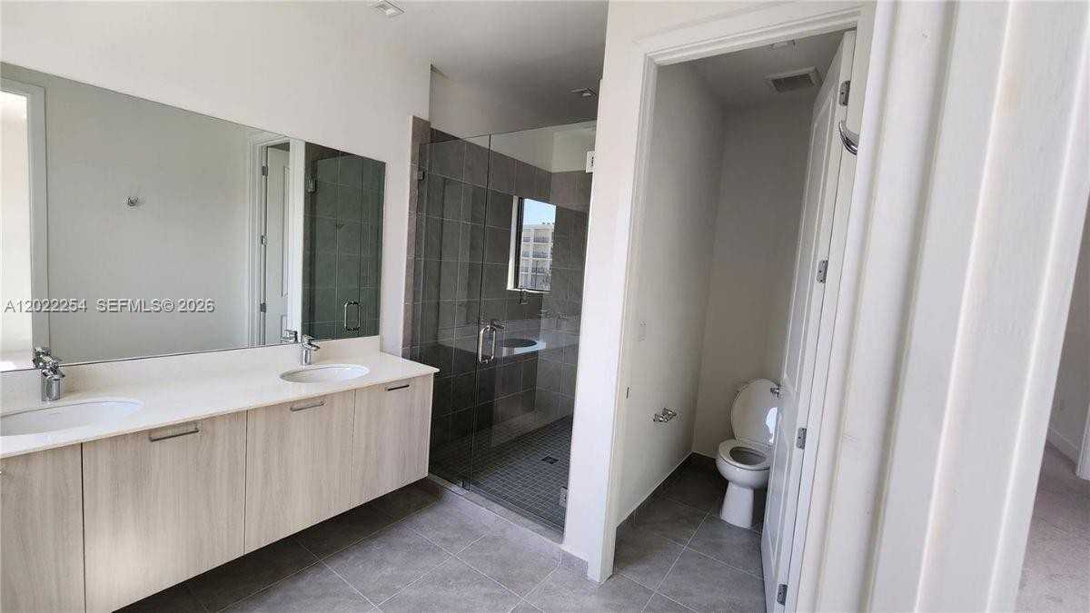 8119 Nw 42nd St - Photo 7 of 8