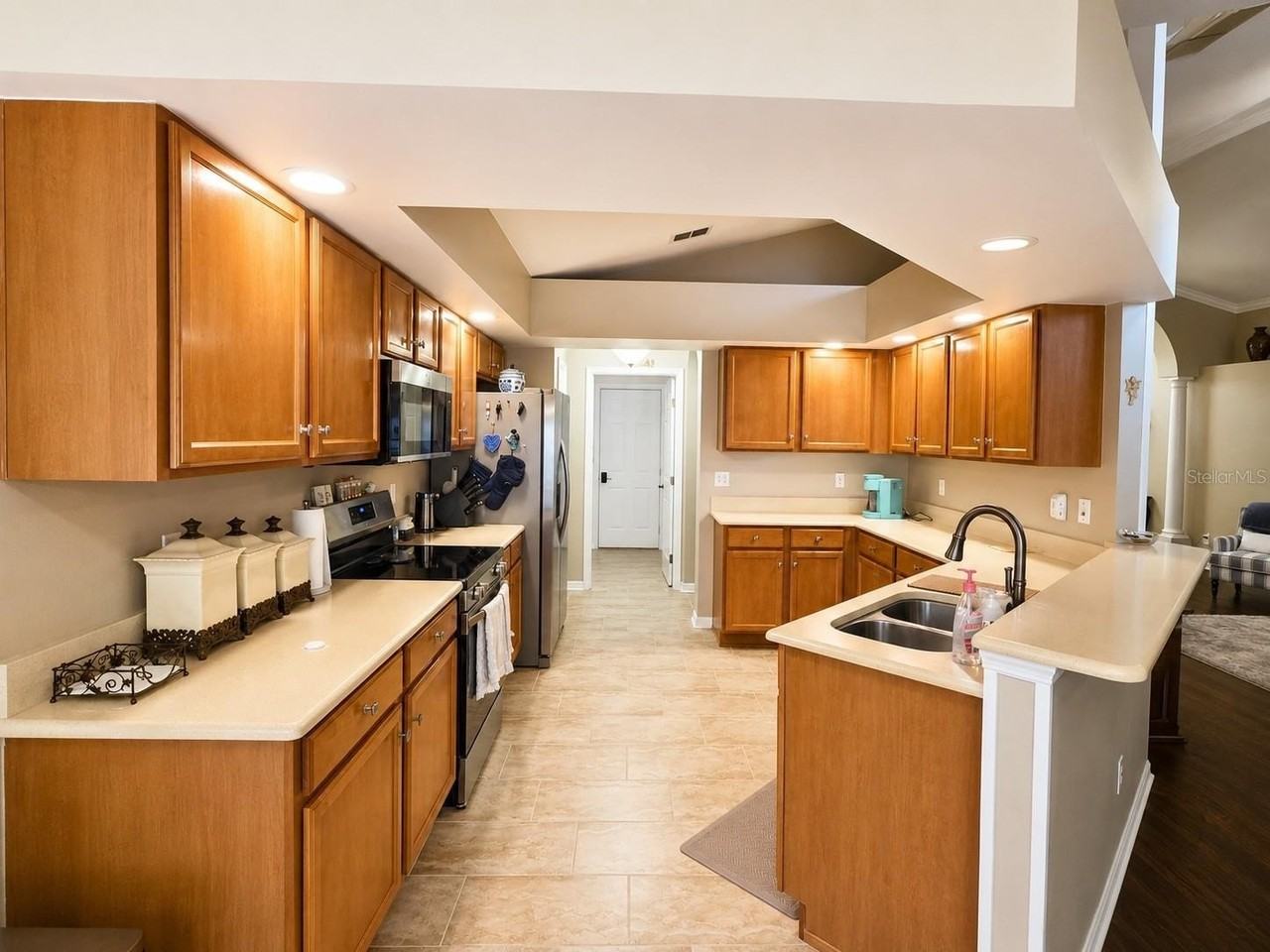 227 Cambridge Ave - Photo 6 of 16