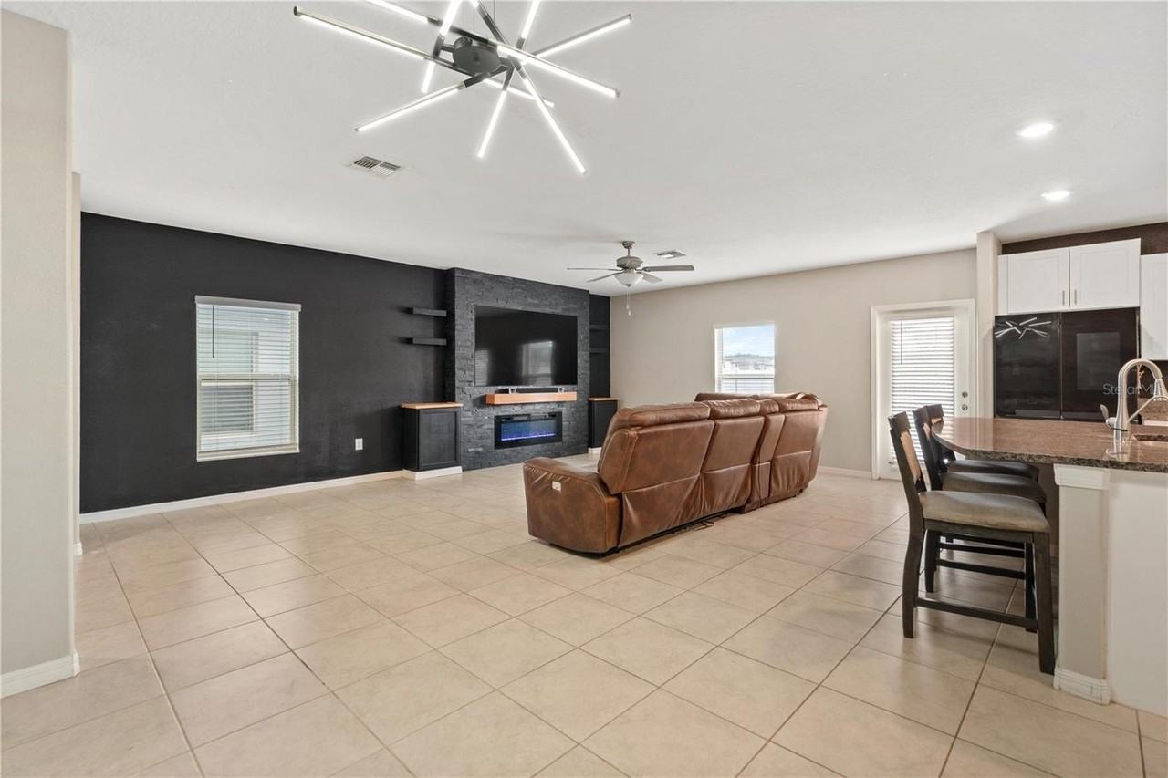 13790 Sea Bridge Dr - Photo 5 of 28
