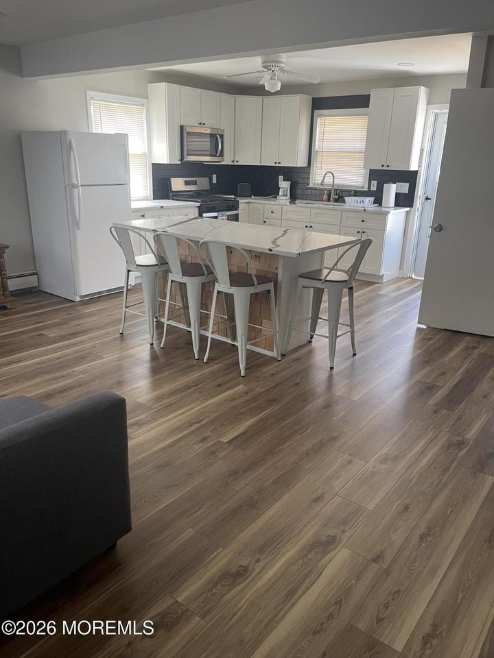 127 Hancock Ave - Photo 4 of 12